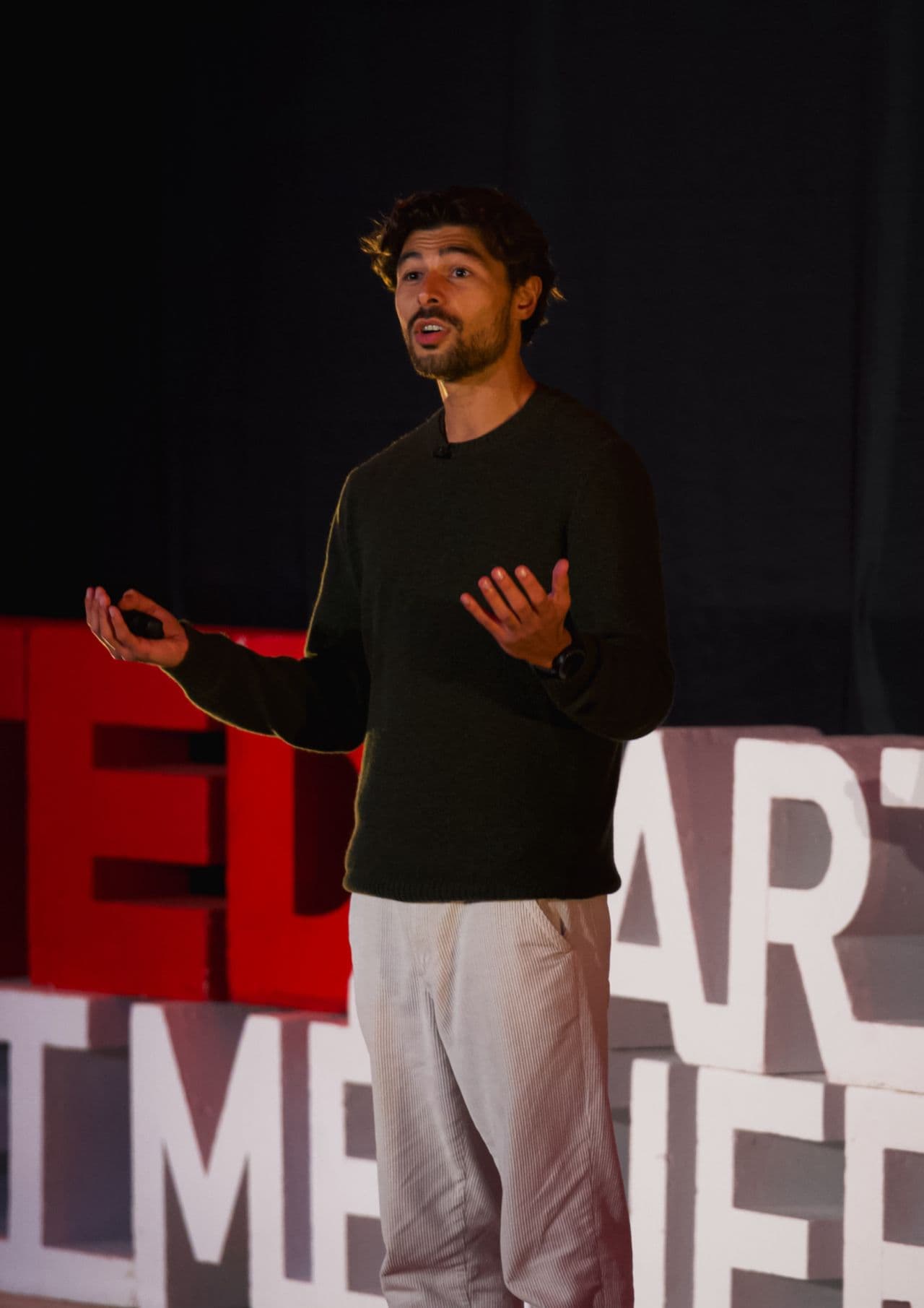 Alexis Bouvet sur scène au TEDx
